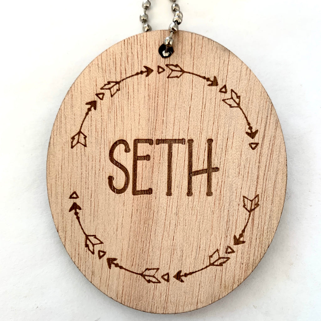 Arrow bag tag